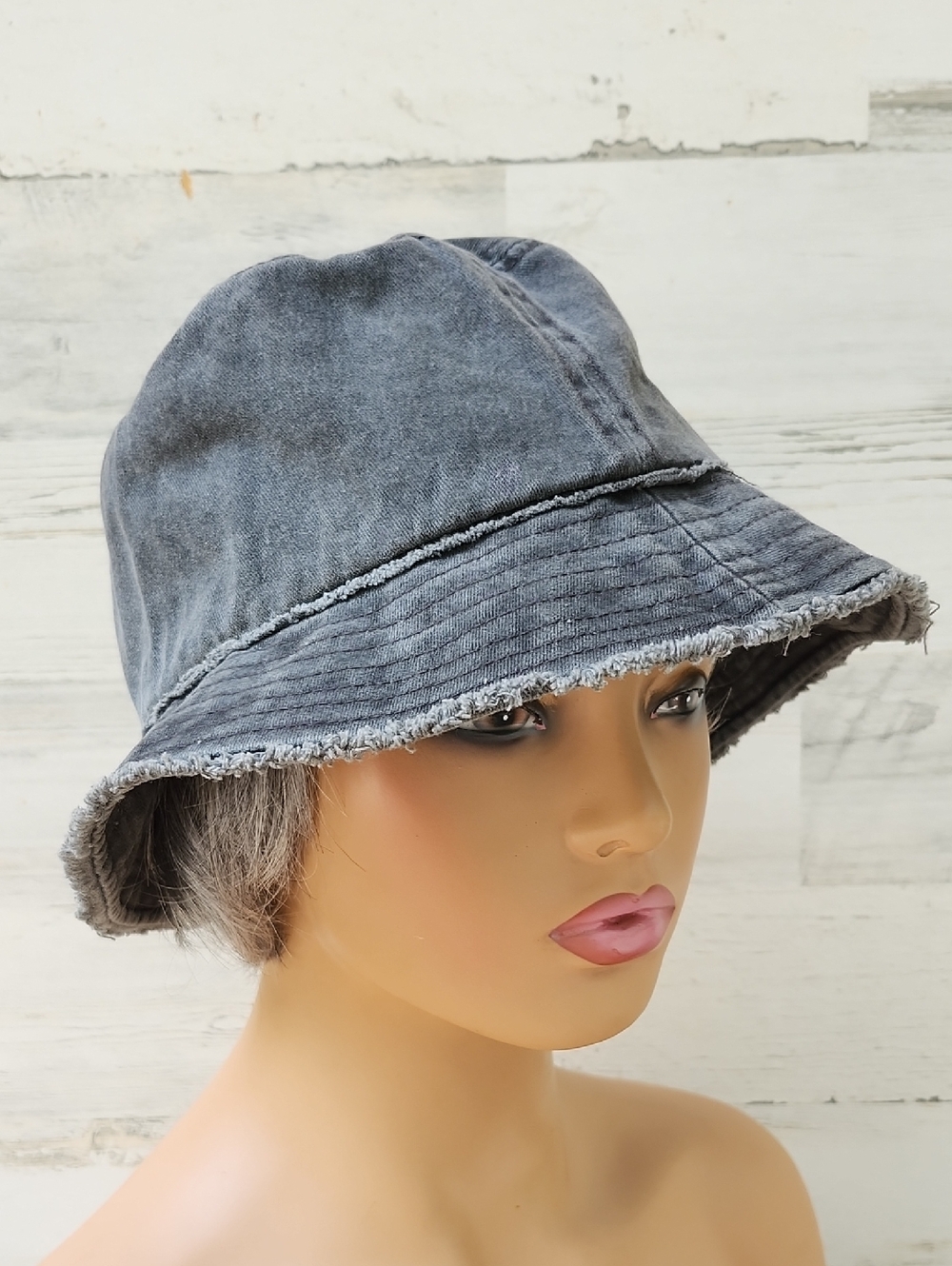 DAVID AND YOUNG WASHED DENIM BUCKET HAT